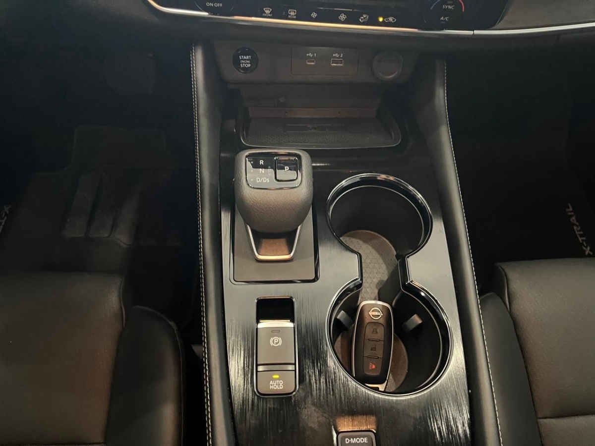 2025 Nissan X-Trail 5p Exclusive 2 Row L4/2.5 Aut