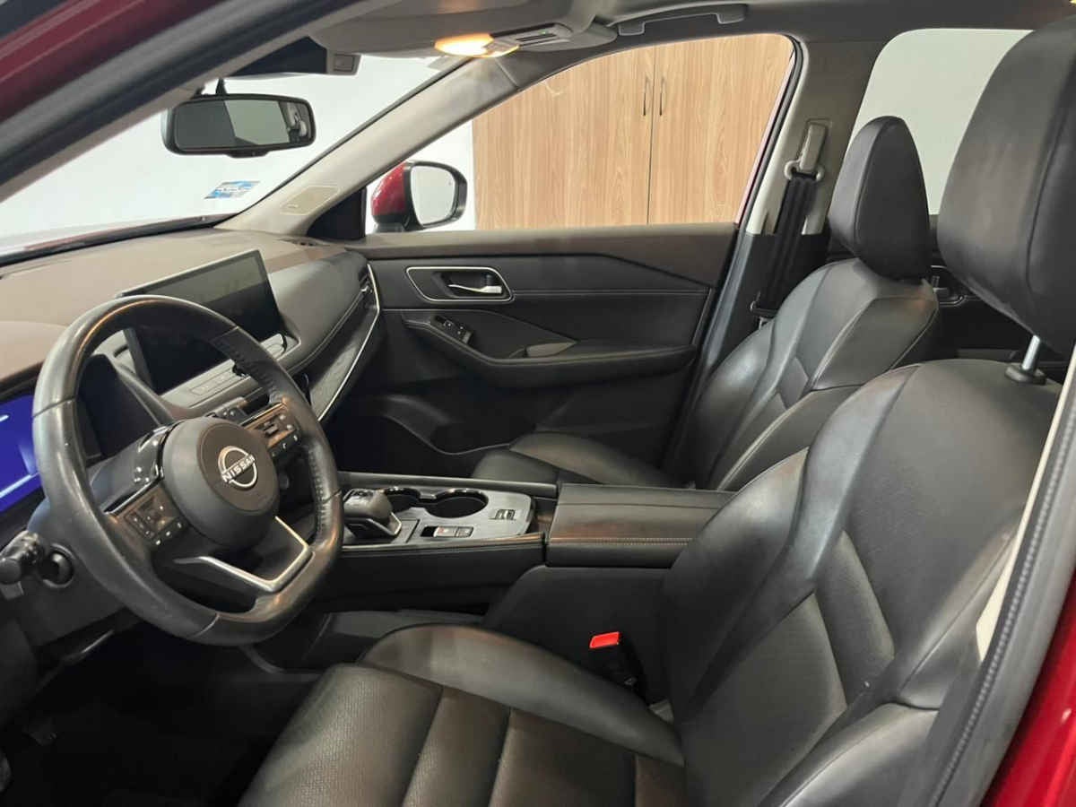 2023 Nissan X-Trail 5p Platinum 2 Row L4/2.5 Aut