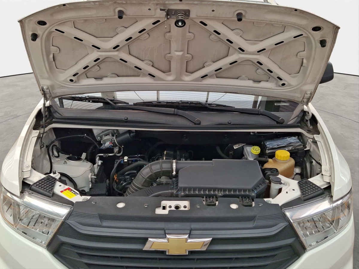 2024 Chevrolet Tornado 5p Van LS L4/1.5 Man
