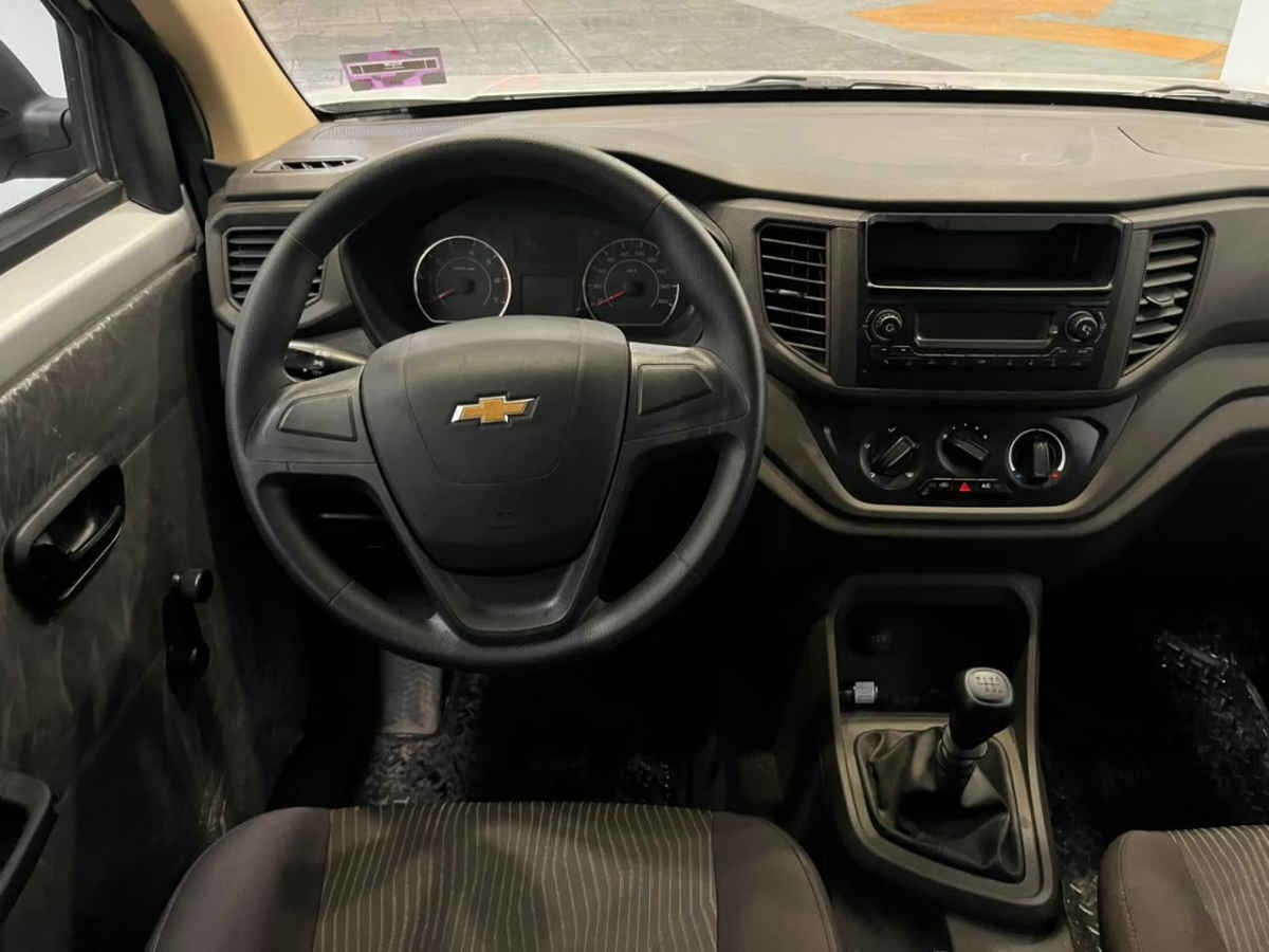 2024 Chevrolet Tornado 5p Van LS L4/1.5 Man