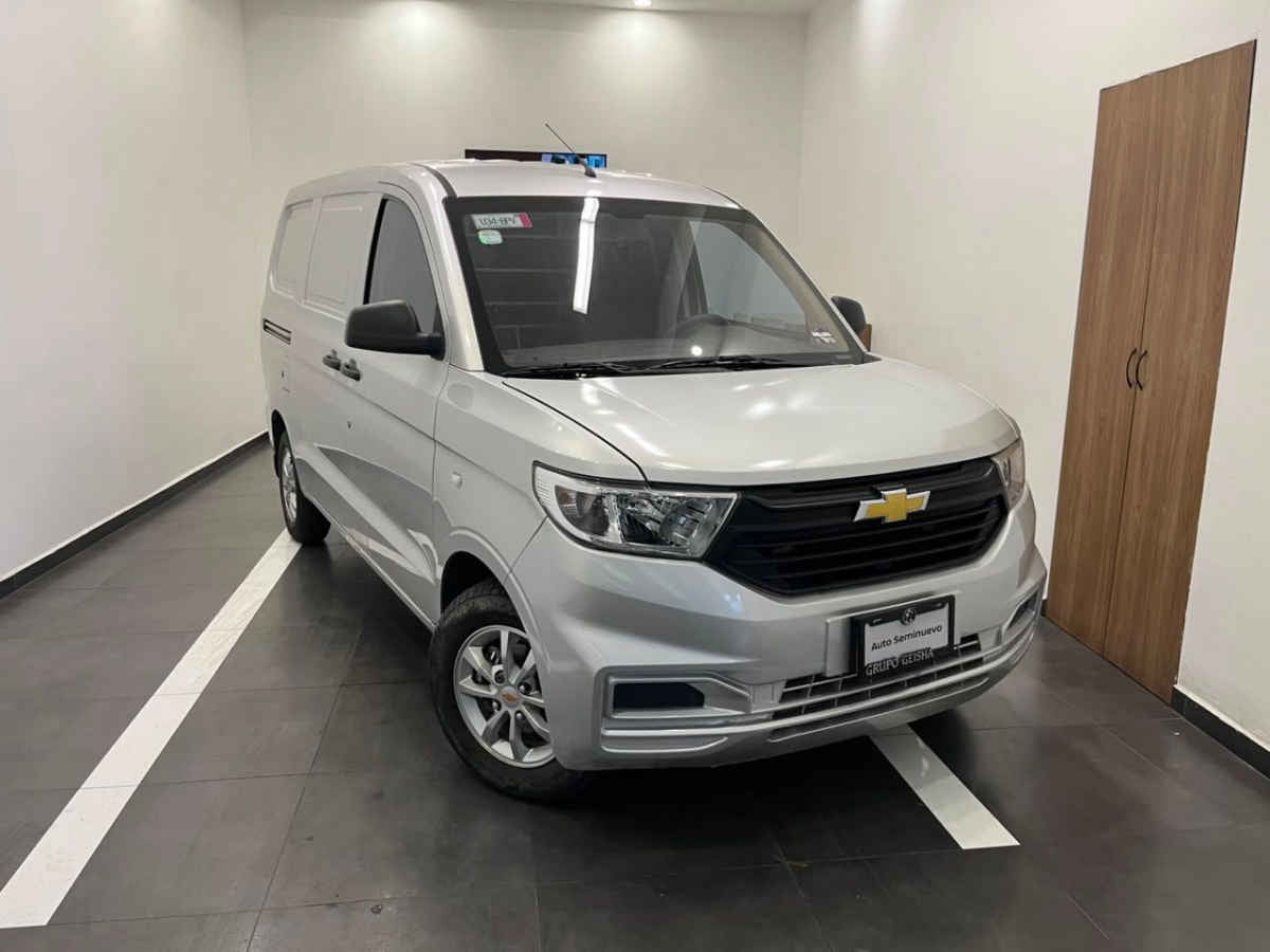 2024 Chevrolet Tornado 5p Van LS L4/1.5 Man