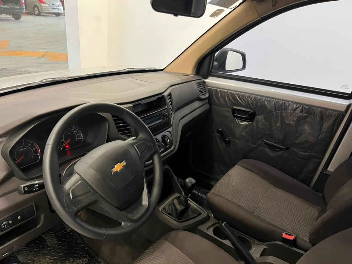 2024 Chevrolet Tornado 5p Van LS L4/1.5 Man