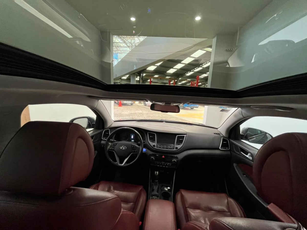 2017 Hyundai Tucson 5p Limited Tech Navi L4/2.0 Aut
